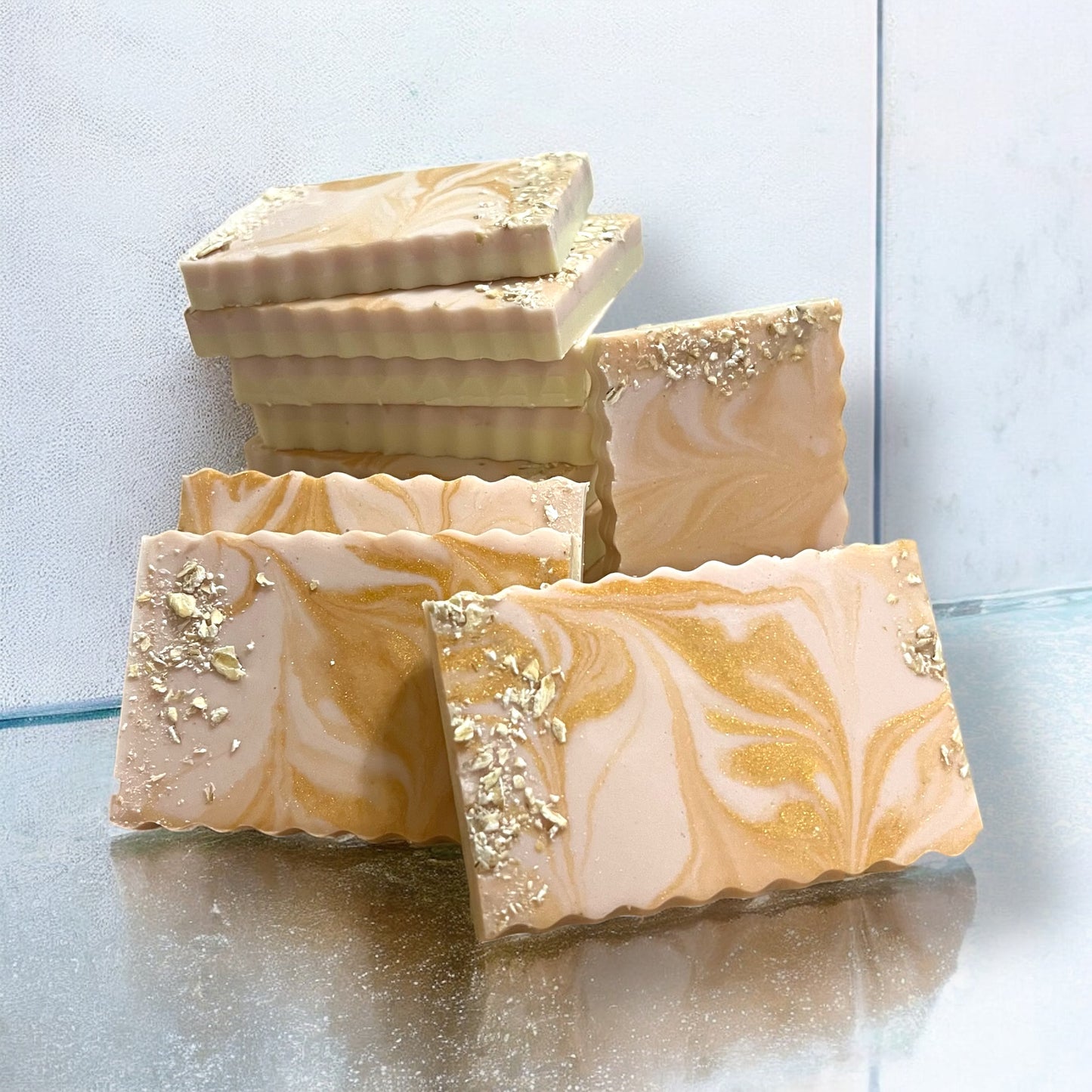 Golden Oatmeal Bar – 2 oz Goat Milk Soap with Honey, Oats & Gold Mica | For Dry & Sensitive Skin | Glitzarati Atelier