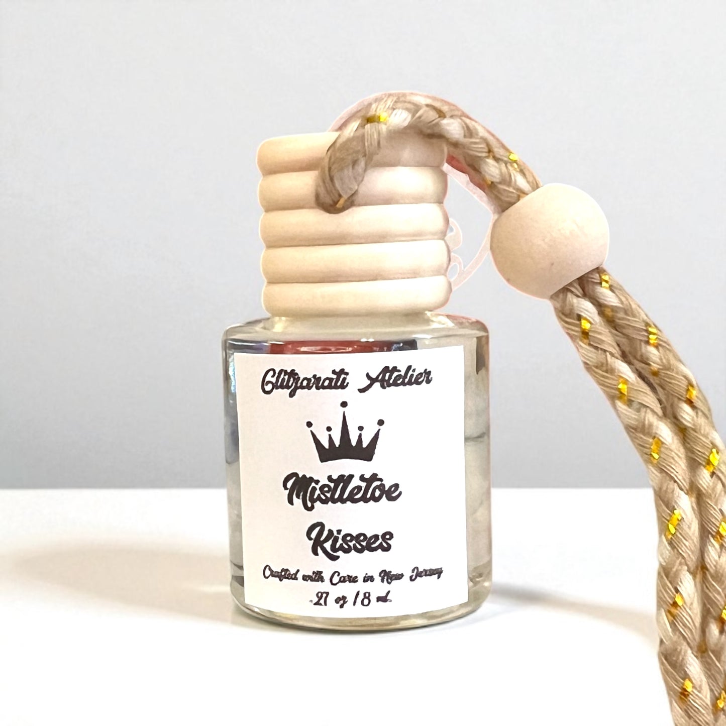 Mistletoe Kisses Hanging Car Diffuser – Holiday Pine, Sweet Berry & Warm Spice | 8ml Glass Freshener by Glitzarati Atelier
