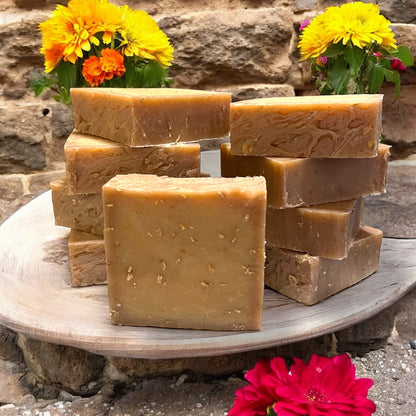Handmade Natural Artisanal Cold Press Goat Milk Soap - Honey & Oatmeal Milk