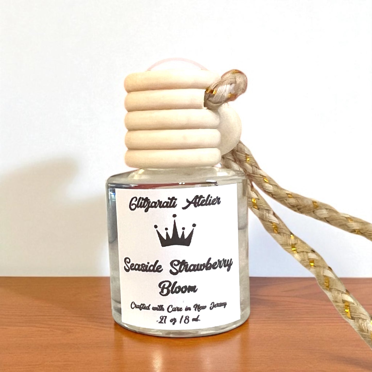Seaside Strawberry Bloom Hanging Car Diffuser – Coastal Strawberry, Jasmine & Musk | 8ml Glass Freshener by Glitzarati Atelier